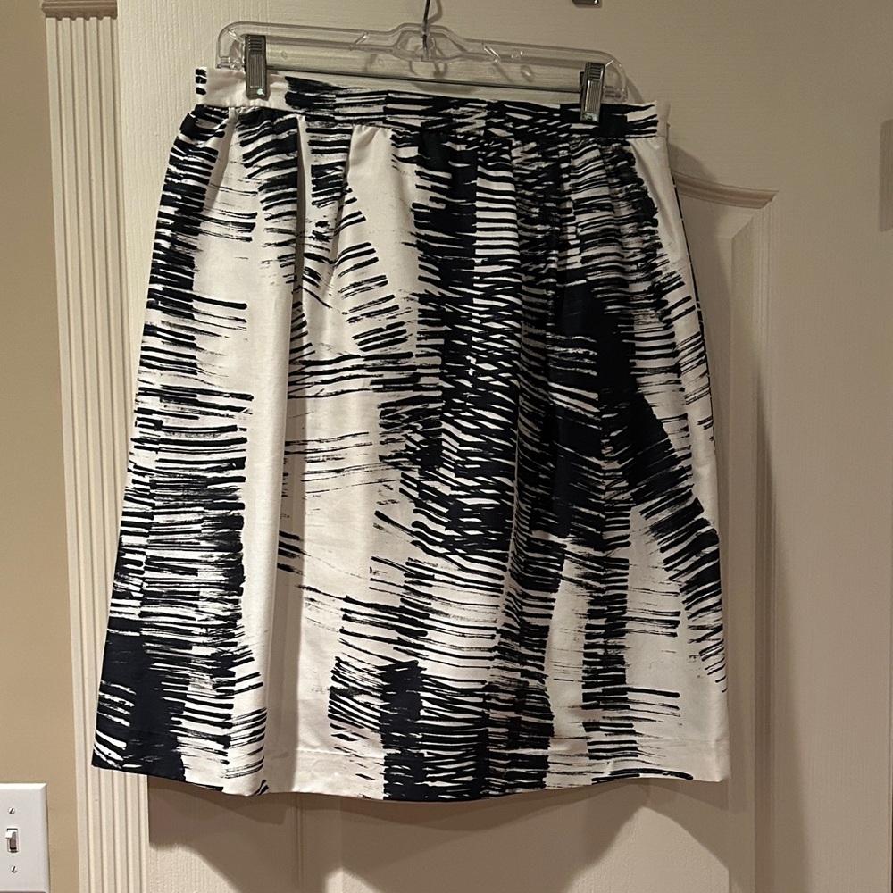 Elegant Monochrome A-Line Skirt. NEVER WORN